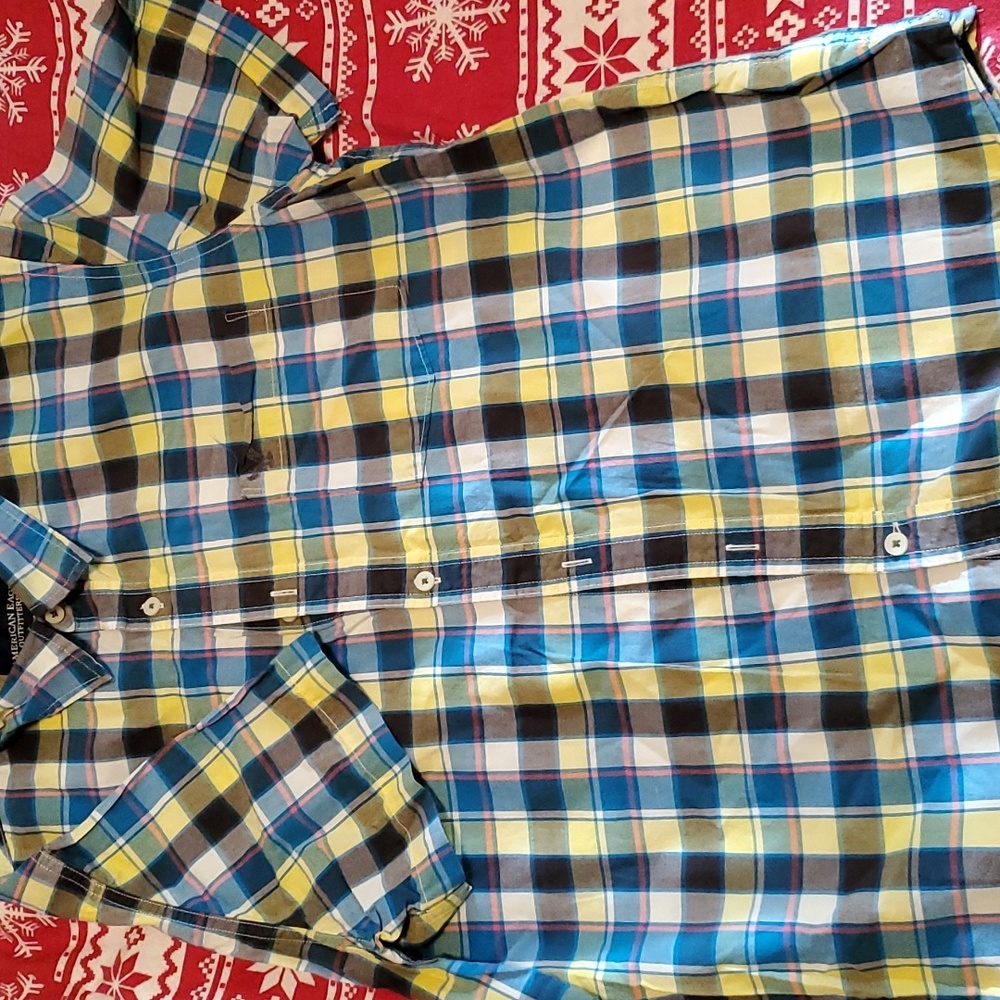 Mens short sleeve button up shirt.